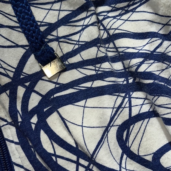 Abstract Scuba Sweater - Picture 3 of 6